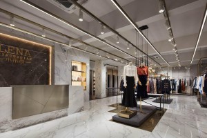 Lạc bước trong shop thời trang cao cấp tại Hà Nội